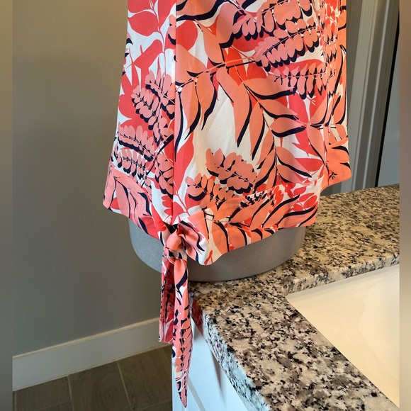 Banana Republic palm print asymmetrical top - Picture 5 of 8